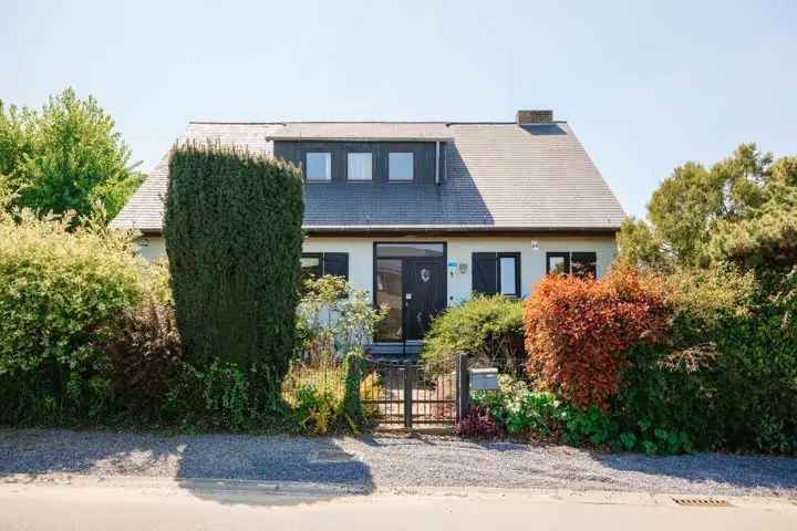 5 Slaapkamers, Grote Garage, Zonnepanelen - Joli Champ
