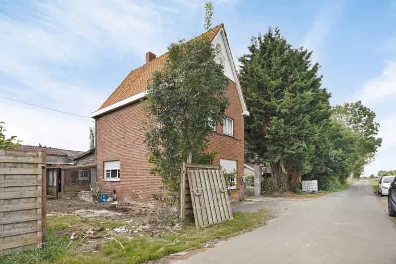 Te renoveren woning Stavele - Ruim perceel 2765m²