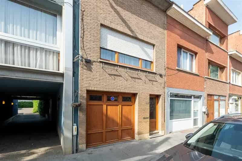 Te Koop: Charmante 2 Slaapkamers Huis met Garage in Deurne Zuid