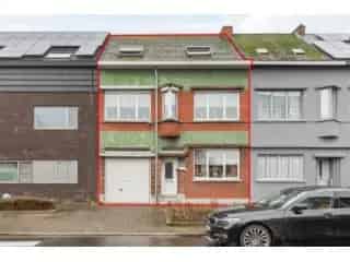 Huis te Koop Willebroek - Ruime woning met 4 slaapkamers en garage