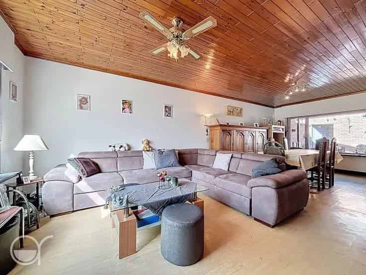 Huis Te Koop Wondelgem: 3 slaapkamers, garage, renovatieproject