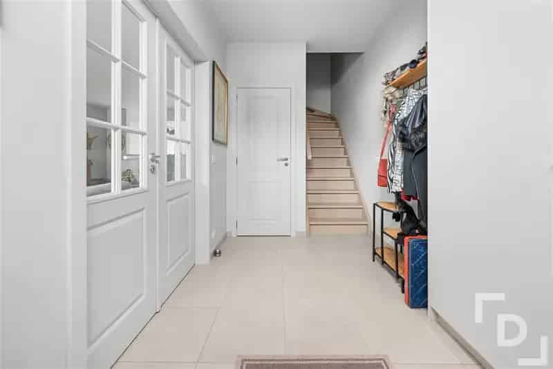 Ruime gezinswoning te koop Poperinge