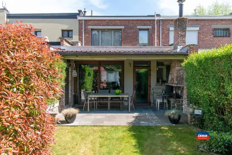 Rijwoning 2 slaapkamers bureau tuin