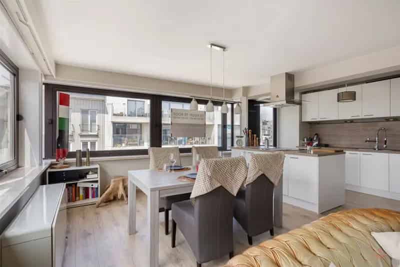Appartement te huur Oostende: Zonnig 1 slaapkamer nabij strand