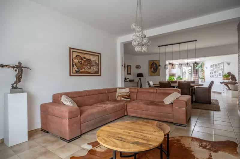 Gezellige Dorpswoning Centrum Twee Slaapkamers Tof Tuintje