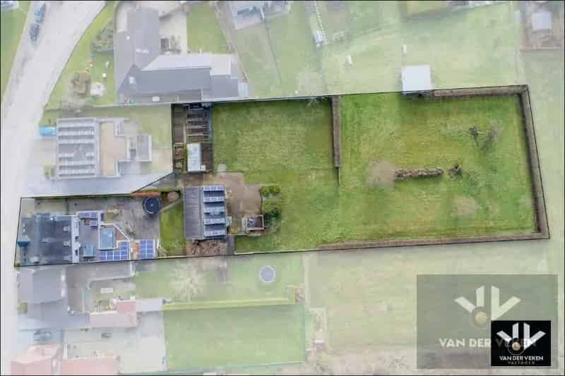 TWEEWOONST MET PAARDENSTALLEN EN WEILAND OP RUIM PERCEEL 37A21CA IN LANDELIJKE OMGEVING