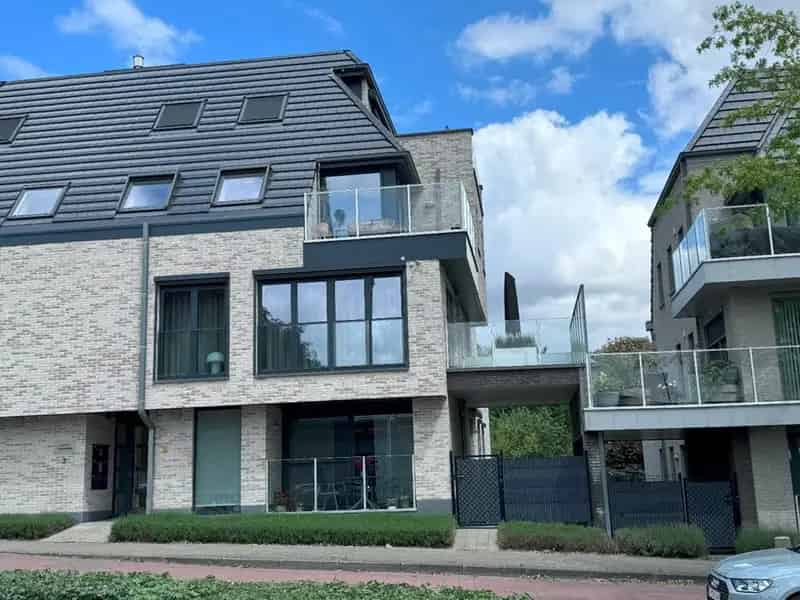 Appartement te koop 2 slaapkamers 2 terrassen 2 garages
