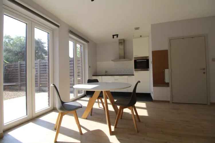 Appartement te koop: Instapklare studio met tuin