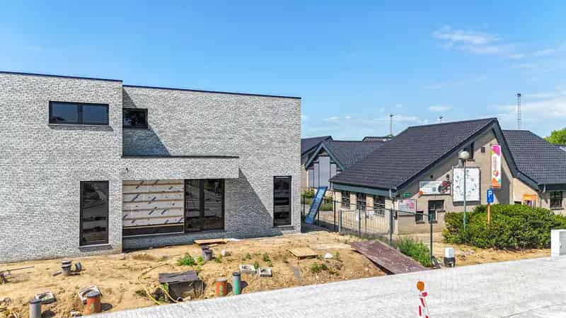 Moderne Casco Woning te Boekt 3 Slaapkamers Bureau