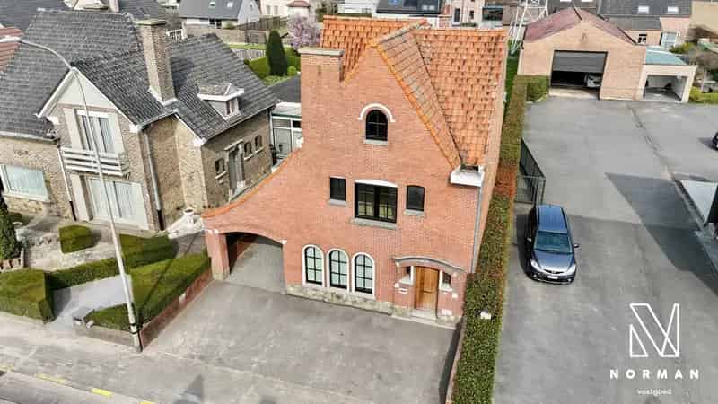 Huis te koop te Deerlijk: 3 slaapkamers, garage en grote tuin