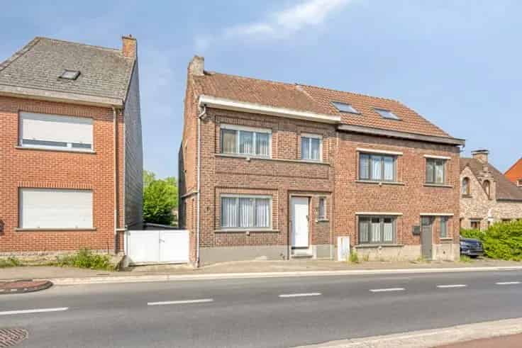 Te renoveren 3-gevelwoning Asse