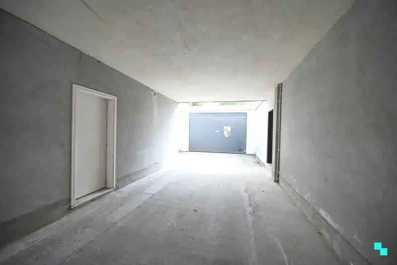 Toonzaal of Bureelruimte met Opslag te Huur Kuurne