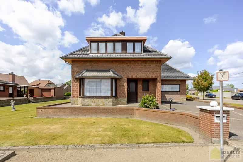 Huis te koop Hamont Lo 4 slaapkamers te renoveren
