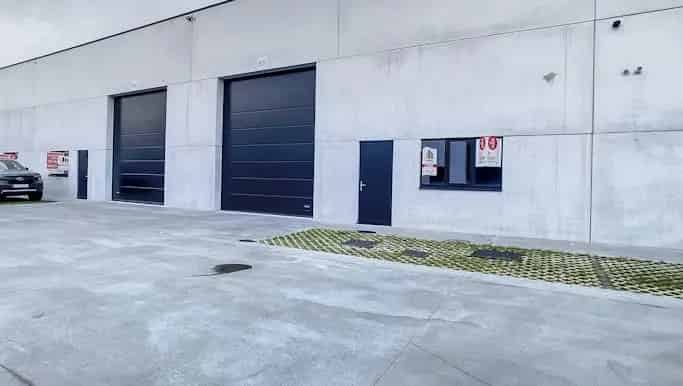 Magazijn te koop Beveren Leie 220m²