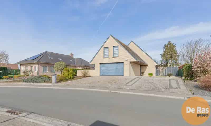 Huis te koop Hillegem: Ruime villa met 5 slaapkamers en dubbele garage