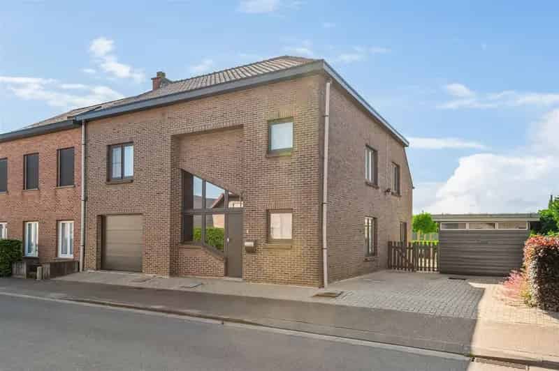 Ruime Instapklare Woning te Muizen met Prachtig Uitzicht