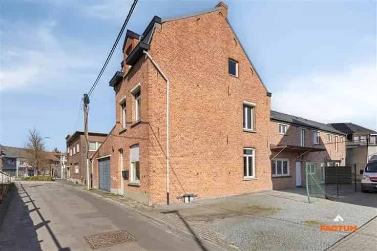 Gerenoveerde woning te Muizen 5 slaapkamers en studio