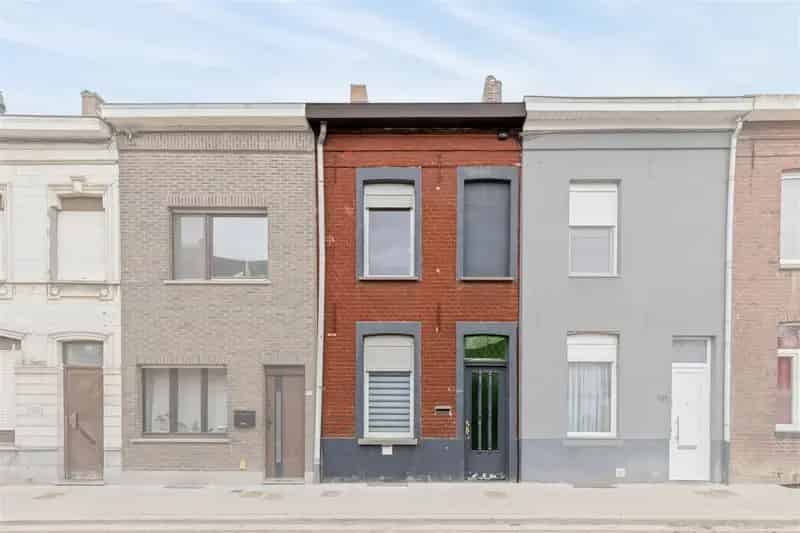 Knusse Rijwoning met Tuin te Koop