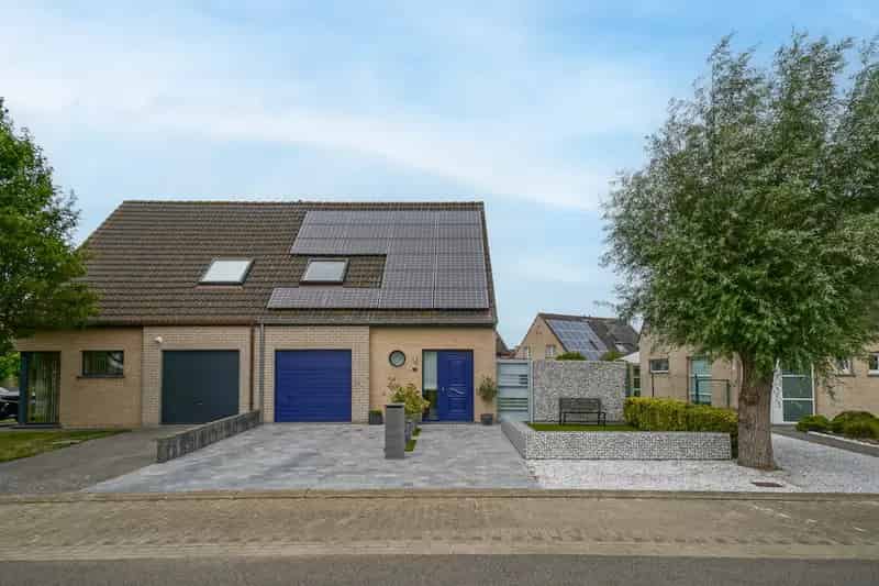 Huis te koop Zandvoorde: 4 slaapkamers, instapklaar