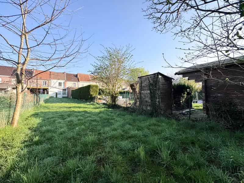 Te renoveren woning met tuin in Rumillies