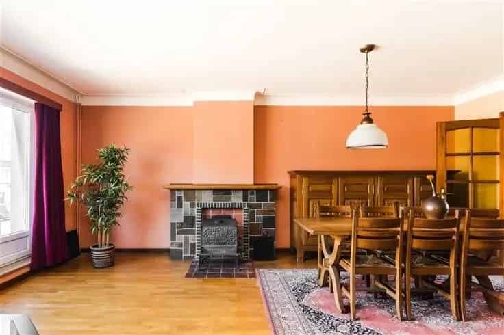 Huis Te Koop Ekeren: Bel-etage met Potentieel