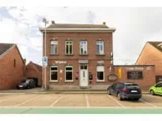 Handelspand te Huur Olen - Herenhuis met 7 slaapkamers