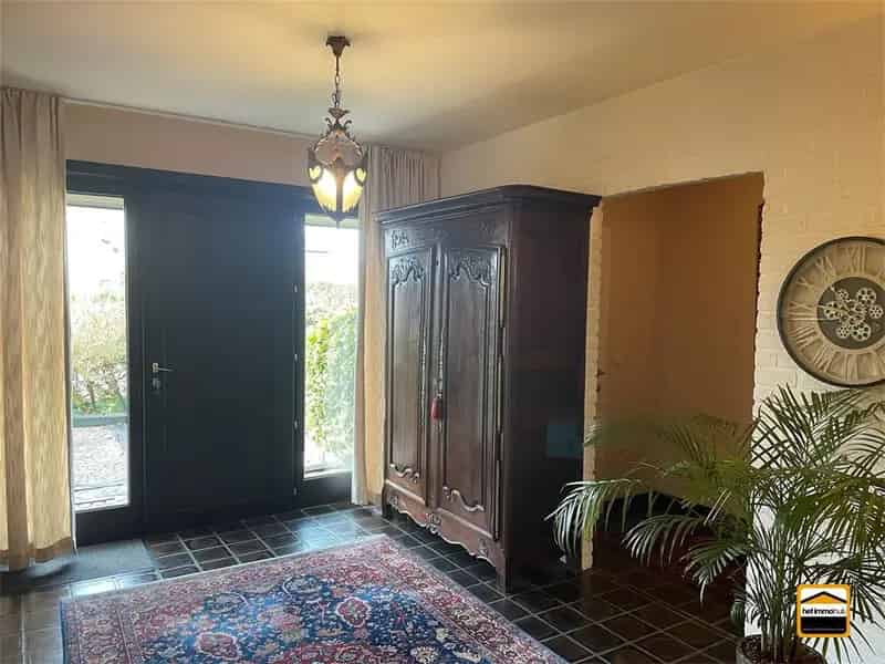 Villa te koop met praktijkruimte en kangoeroewoning
