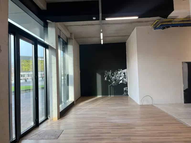 Handelspand te Huur Waregem Grote Façade