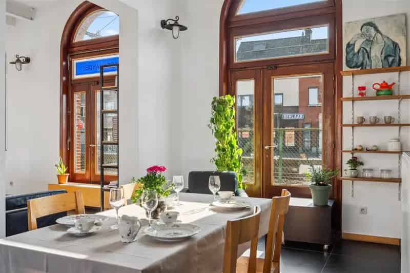 Stationsgebouw Berlaar: Handelszaak Loft en Studio