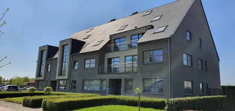 Ruim Appartement te Koop met Terras en Staanplaats