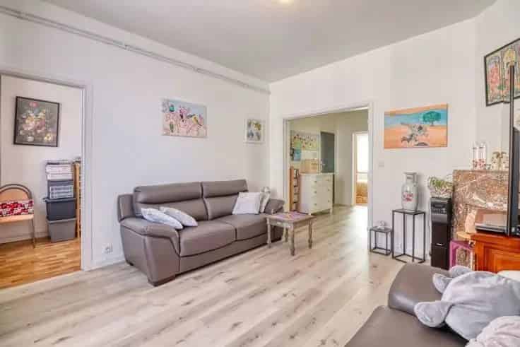 Appartement te koop 2 slaapkamers 64m² terras gerenoveerd