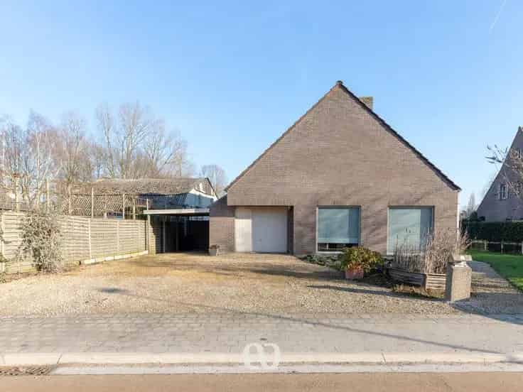 Huis Te Koop Ouwegem: Instapklare woning met tuin