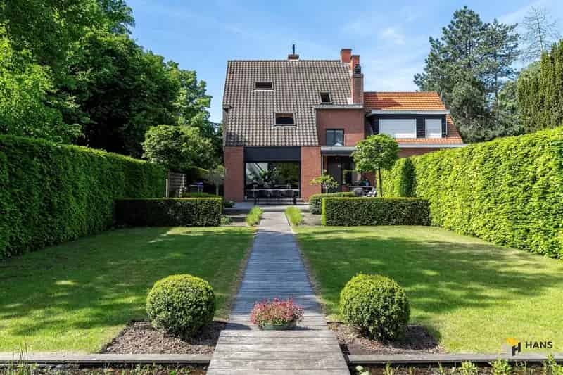 Huis te huur Kapellen 5 slaapkamers 236m²