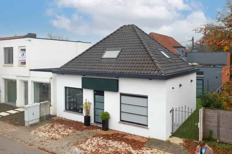 Handelspand en Appartement te Koop Sint-Martens-Latem