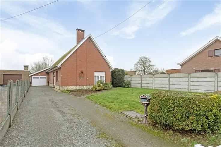 Te renoveren 4 slaapkamer woning Sint Lievens Houtem