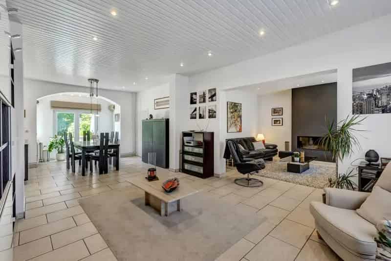 Huis te huur Sint-Martens-Lennik met zwembad en bos