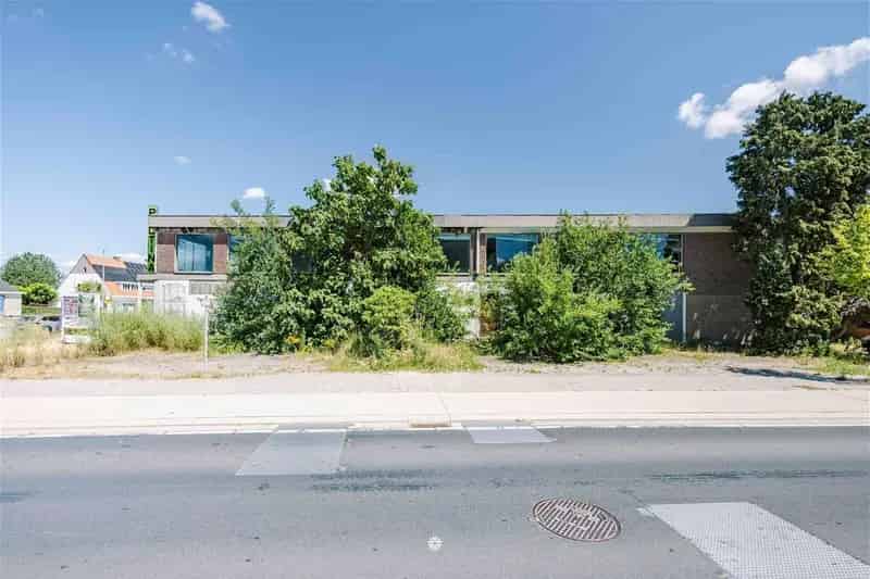 Bouwgrond 2000m2 Kantoren Showroom Commerciële Ruimte