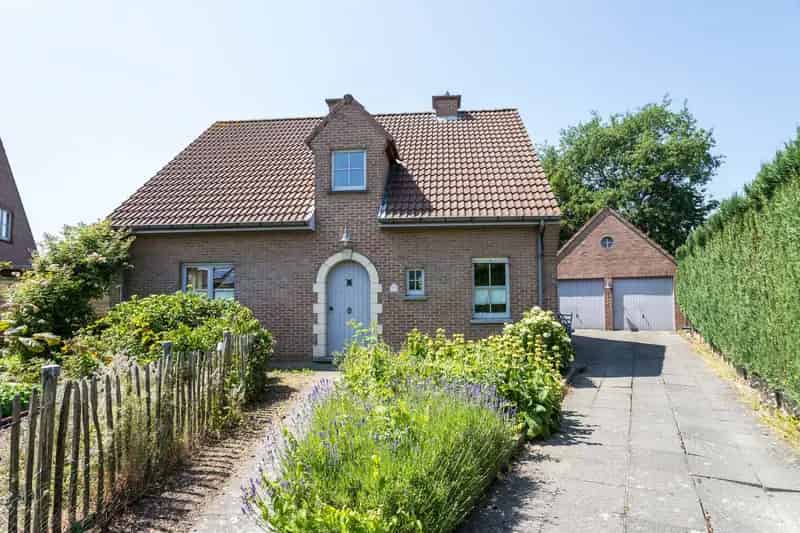 Gezinswoning te koop Zwevegem: 4 slaapkamers, tuin, garage