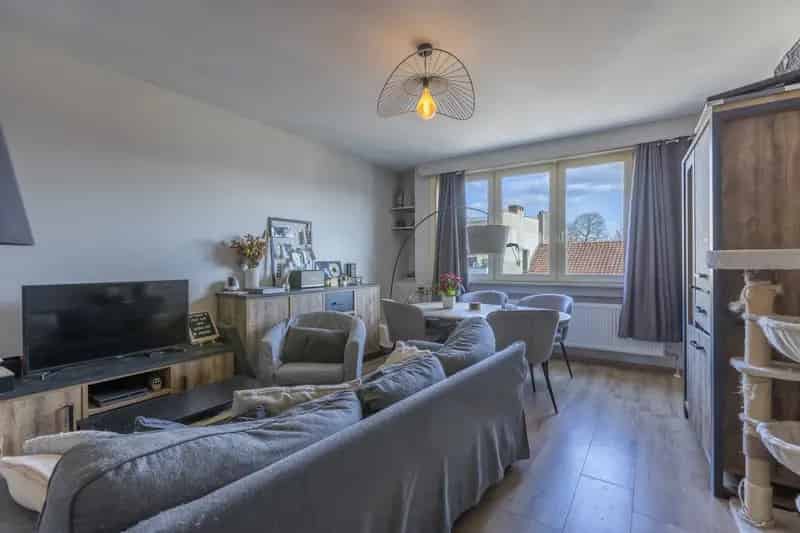 Gerenoveerd appartement 2 slaapkamers Anderlecht