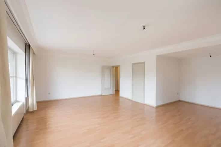 Serviceflat 94m2  Woluwe-Saint-Pierre Nabij Parc Parmentier