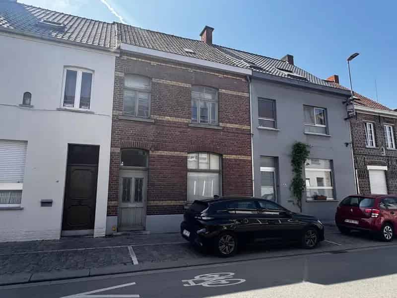 Te renoveren rijwoning Rumbeke