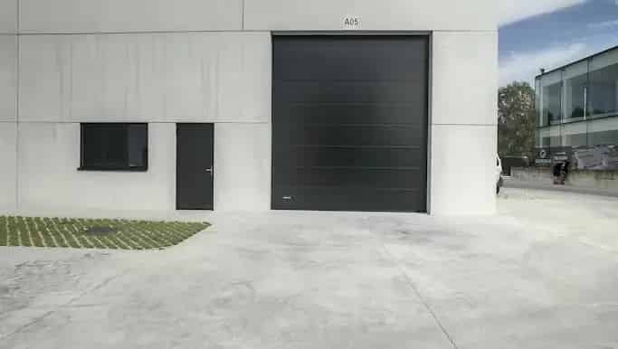 Magazijn te koop Beveren Leie 225m²