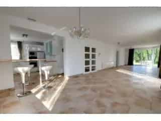 Villa te huur Kraainem 415m² 4 slaapkamers grote tuin