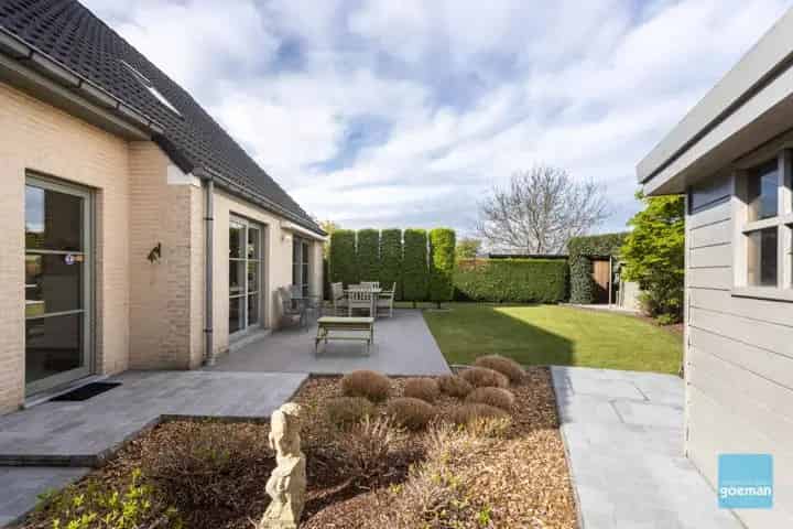 Huis te koop Berlare: Rustige open bebouwing met tuin en garage