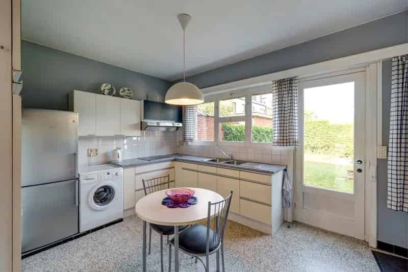 Huis te koop Brasschaat: 4 slaapkamers, garage, centrum