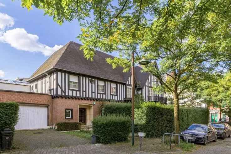 Koop villa in Terkamerenbos met 3 slaapkamers en grote garage