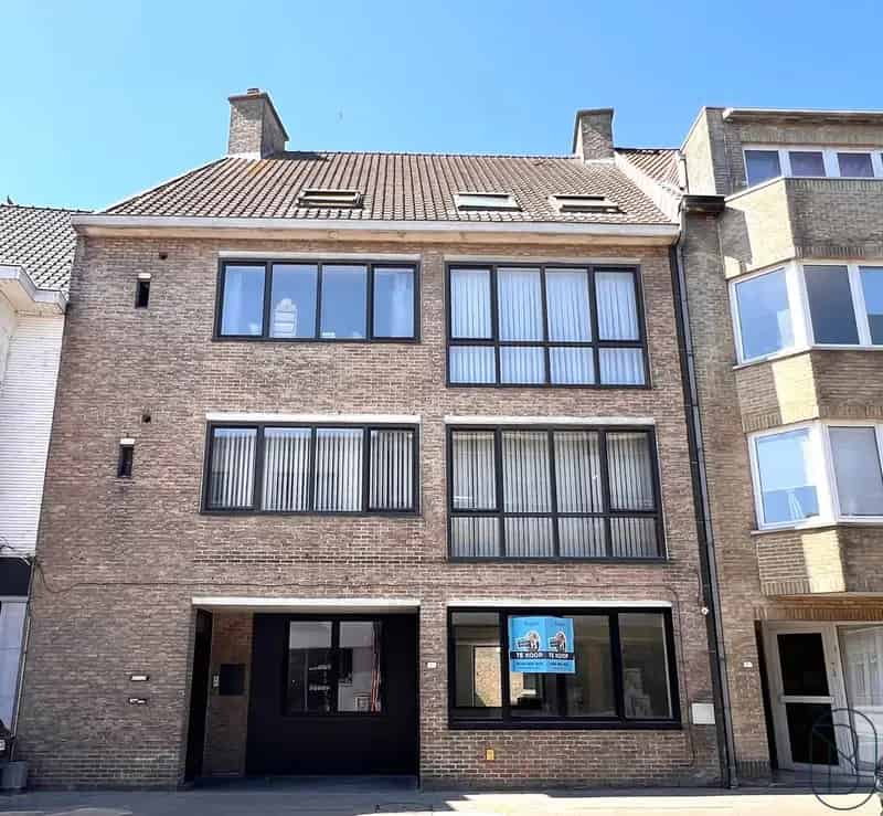 Appartement te huur - gerenoveerd 2 slaapkamers groot terras