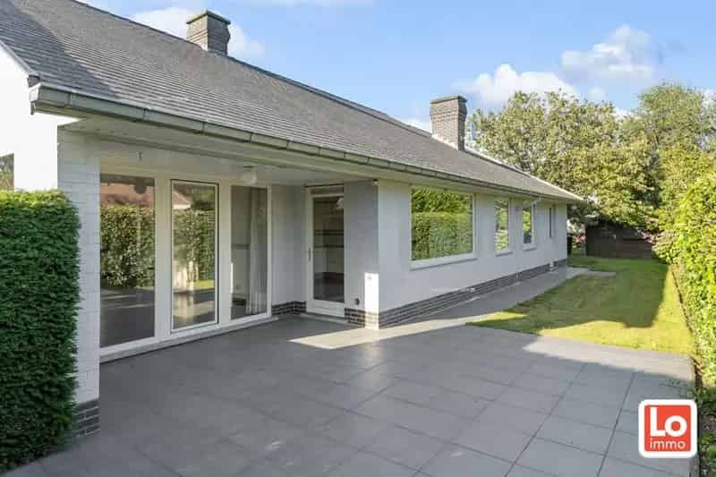 Te Koop Ruime 4 Slaapkamers Woning Lochristi