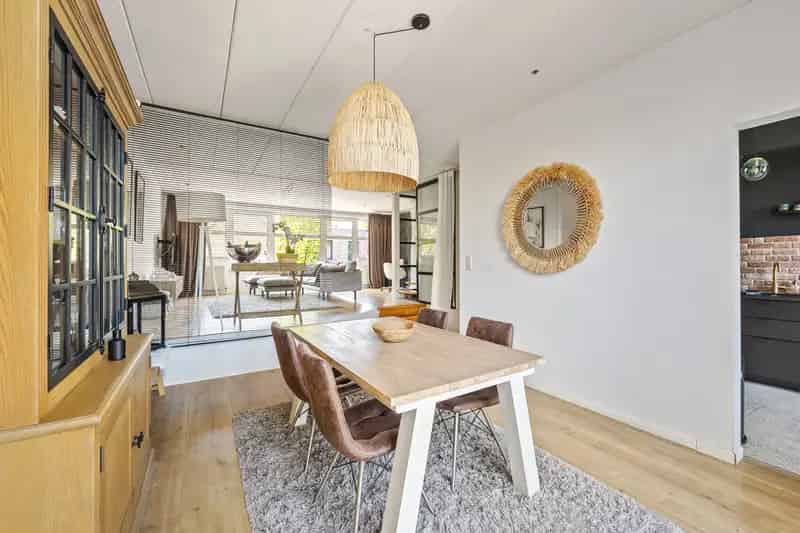 Gezinswoning te Brasschaat met Tuin en Garage