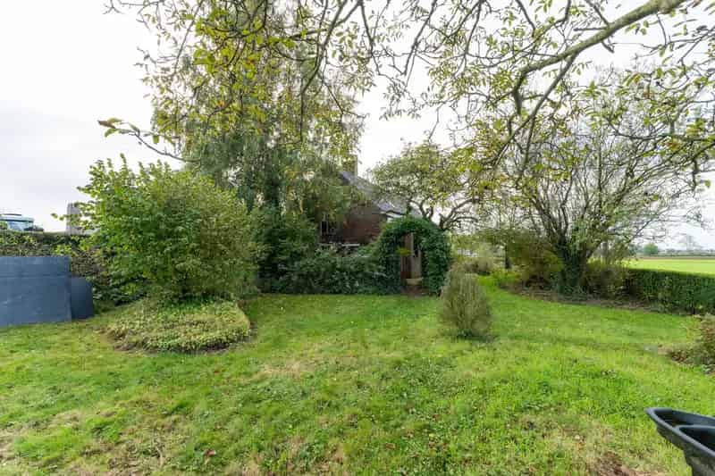 Te renoveren woning met uniek verzicht 639m²